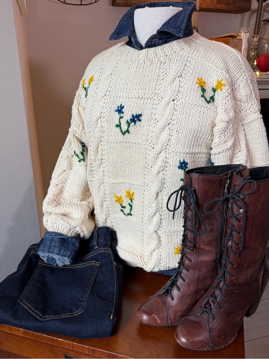 Handmade Sweaters - Handmade Ivory Cable Knit Floral Embroidered Sweater M/L Cottagecore